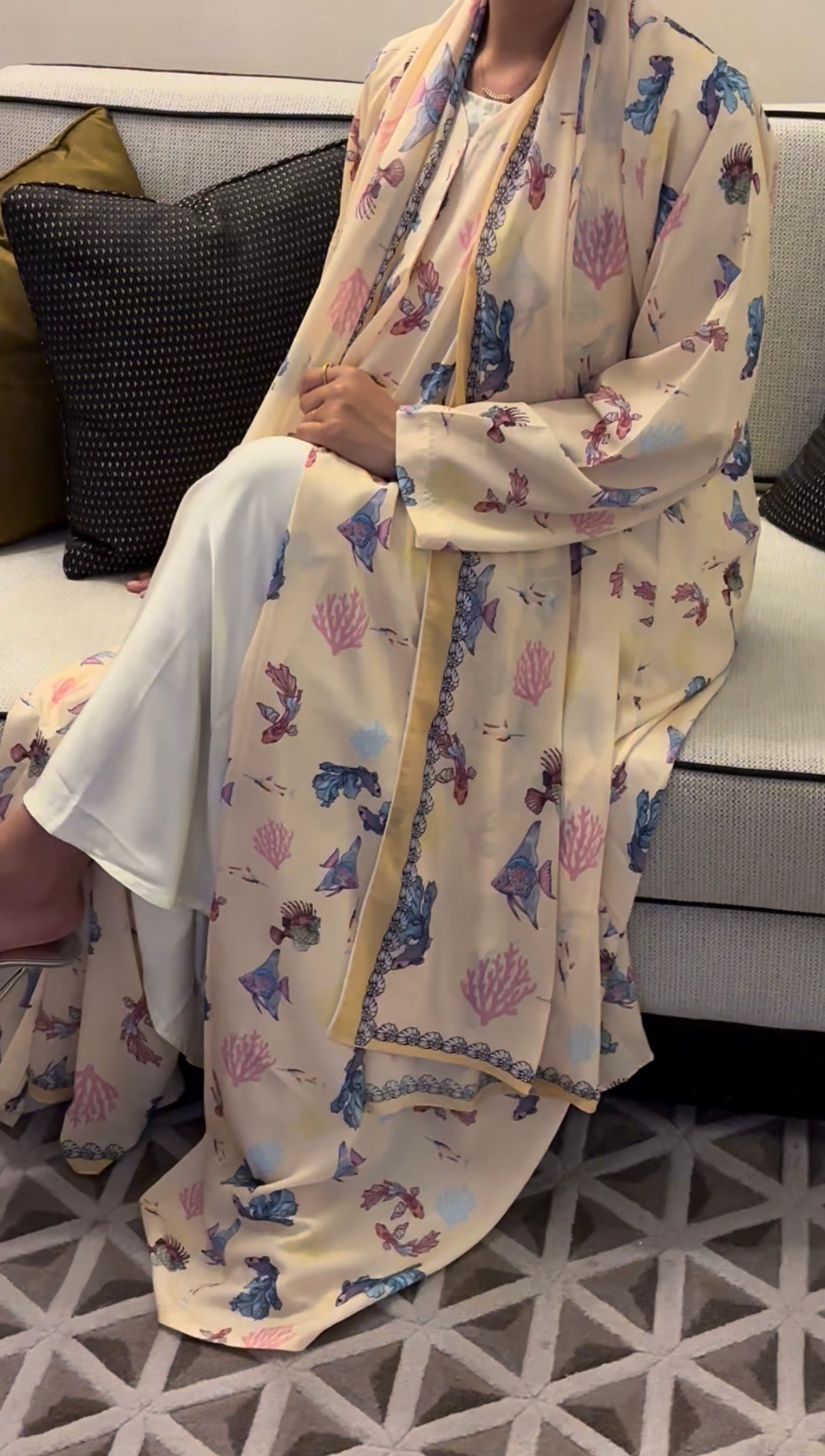 Abaya layan - Classy & Fabb