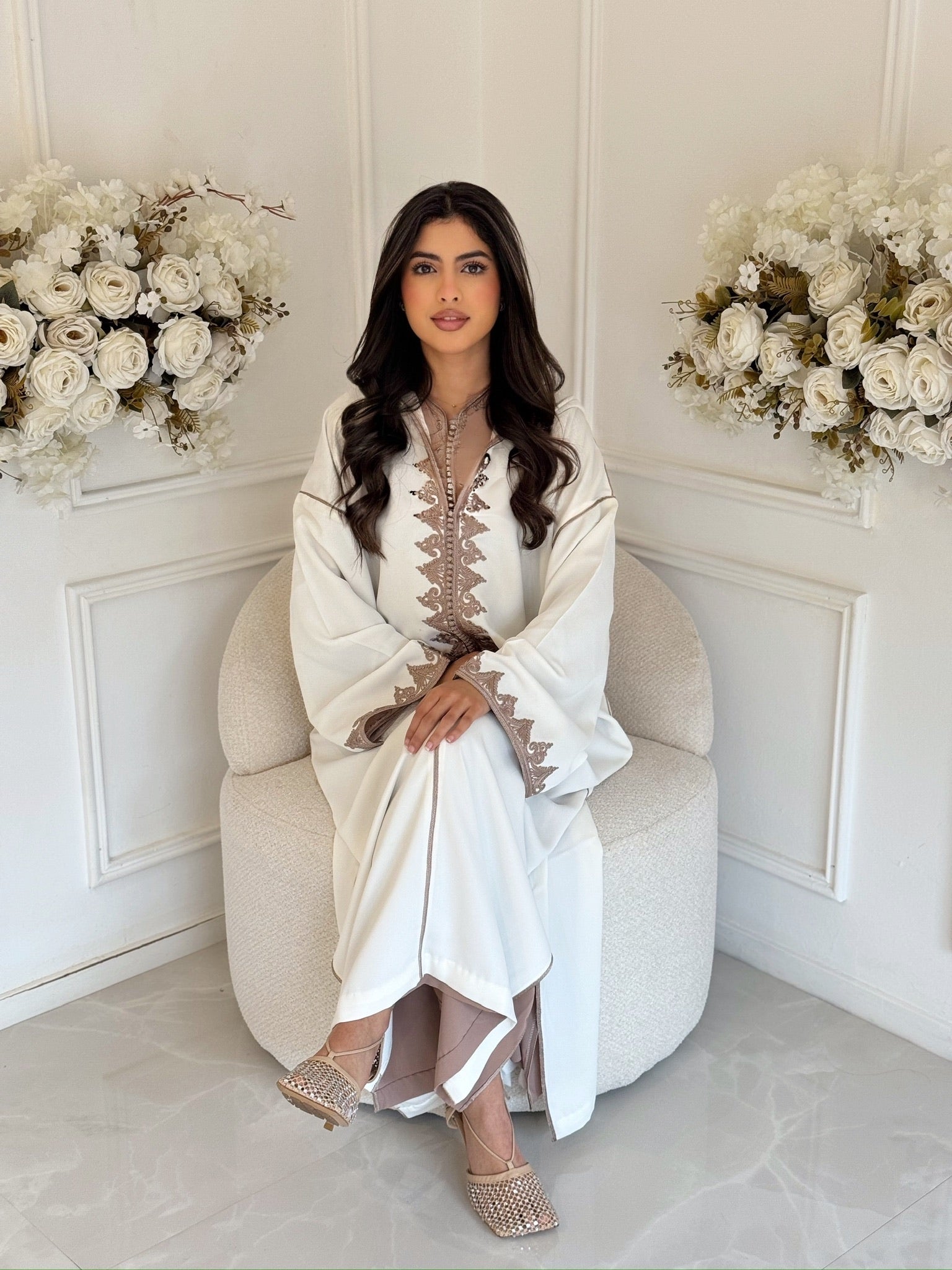 White Moroccan jellaba for Ramadan with embroidery – Jellaba Mina modest fashion
