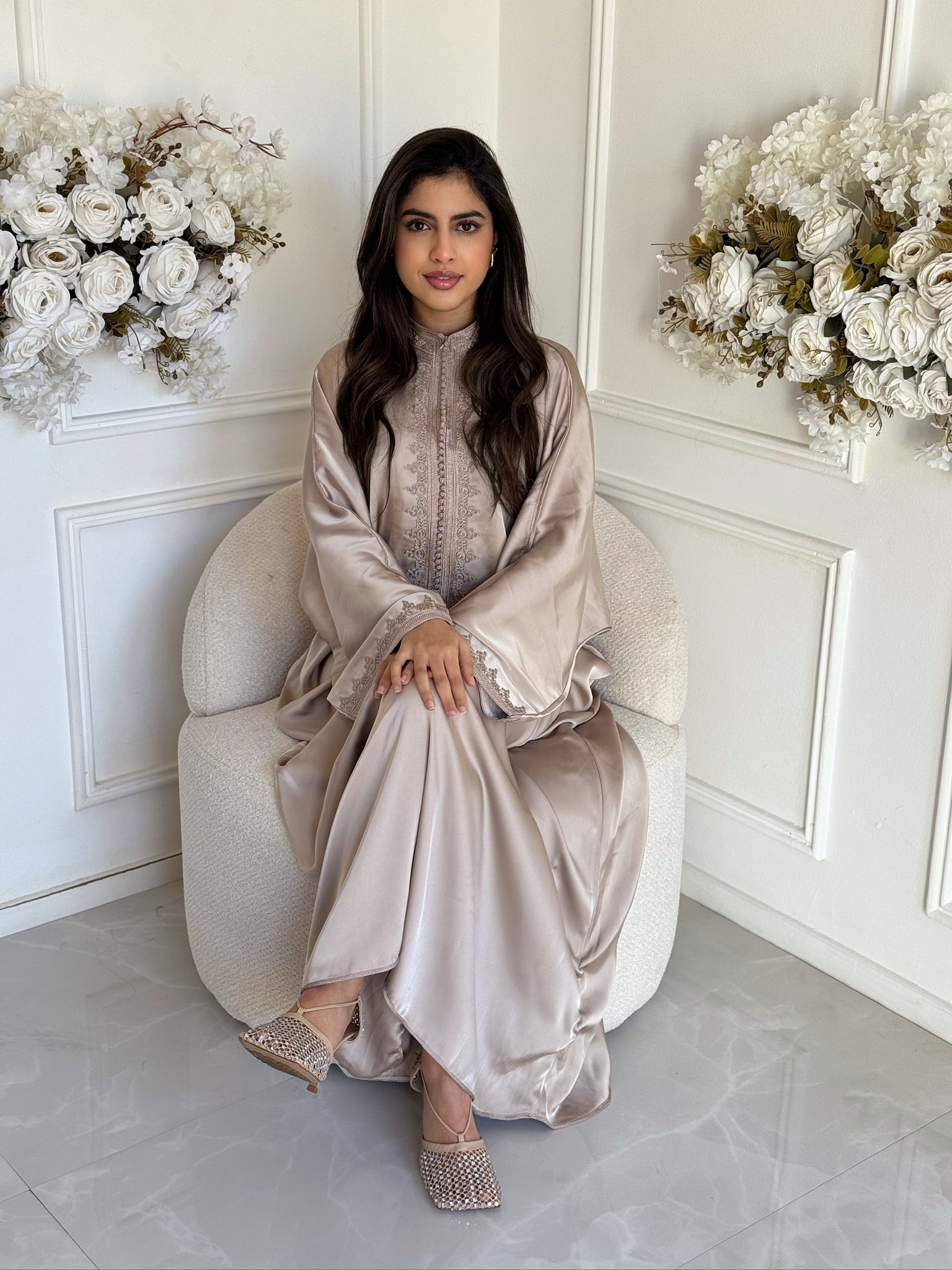 Traditional handmade Moroccan gandoura for women in a soft, elegant fabric.